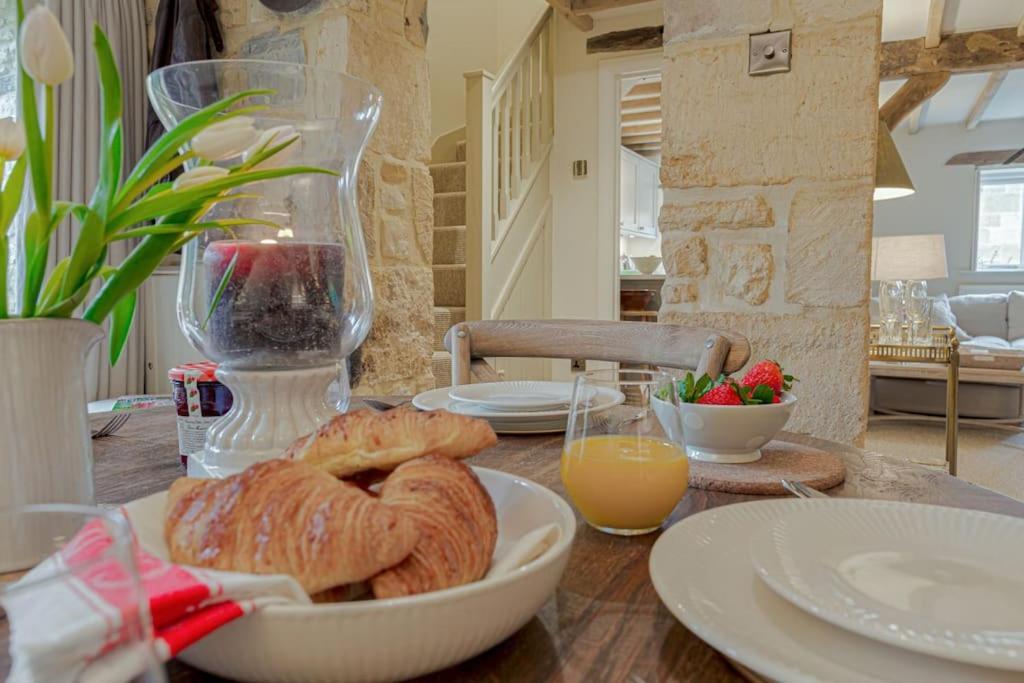East Barn Cottage - Refurbished Barn Conversion! Weston Subedge 外观 照片