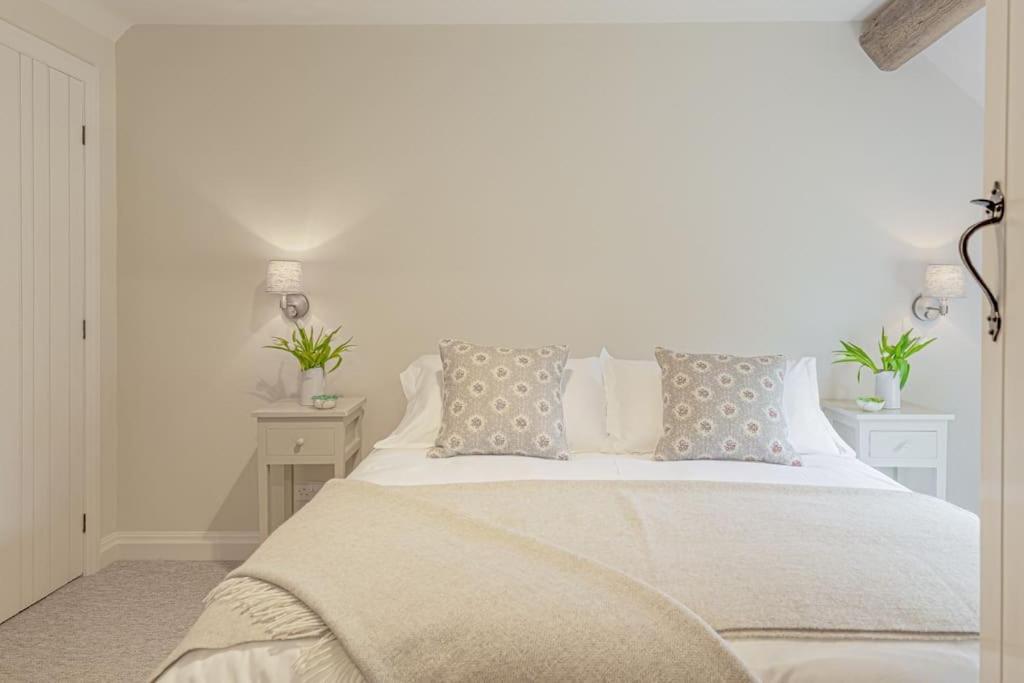 East Barn Cottage - Refurbished Barn Conversion! Weston Subedge 外观 照片