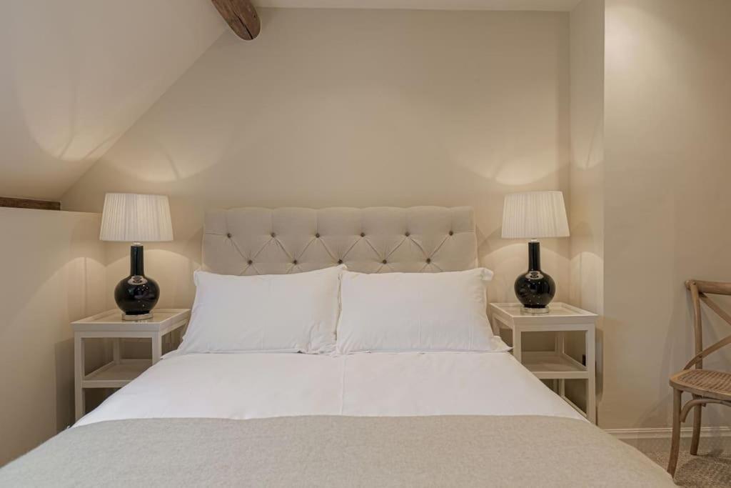 East Barn Cottage - Refurbished Barn Conversion! Weston Subedge 外观 照片